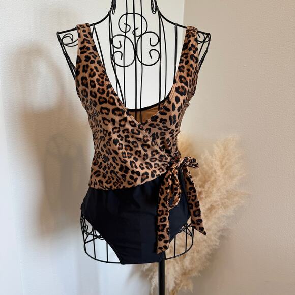 Summersalt Leopard Print V Neck Wrap One Piece Swimsuit - NWT Size 6 - Picture 3 of 10
